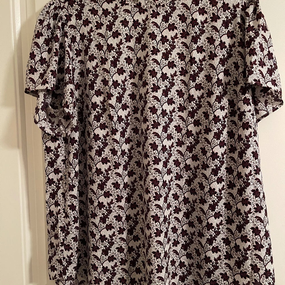 LOFT Short Sleeve Patterned Blouse